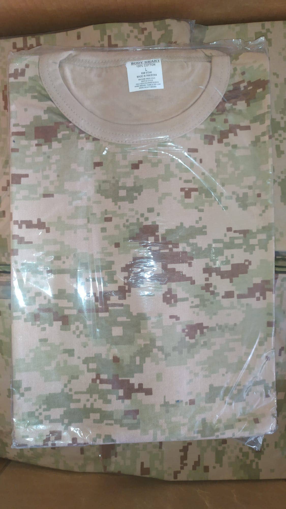 WholesaleSmartbuyCom - Wholesale T-Shirt - Men's - Digital Camouflage T-Shirt 100% Cotton2