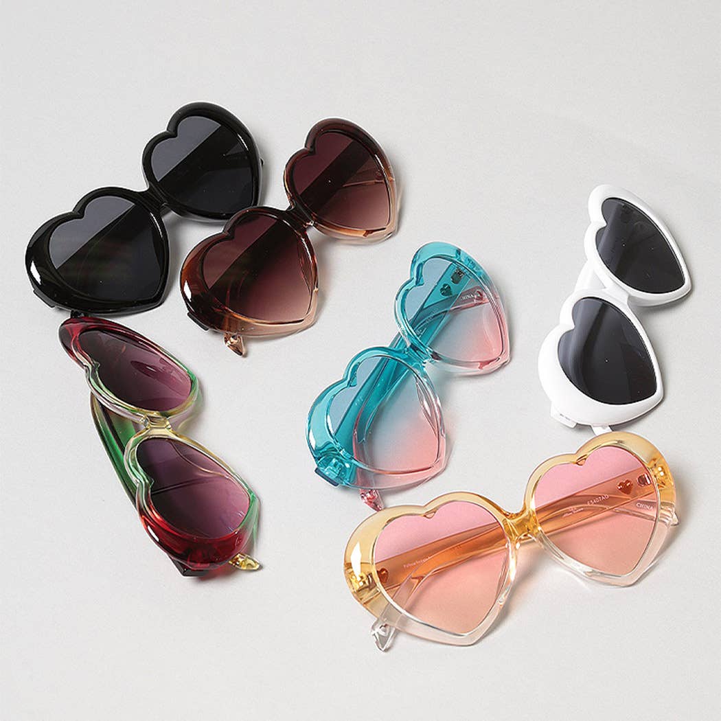 12 COULEURS ASSORTIES Lunettes de soleil à monture en forme de cœur en vente sur Faire2