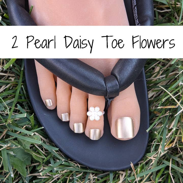 To Pearl Daisy tåblomster for engroshandel hos Wyoming Creative x Toe Flowers