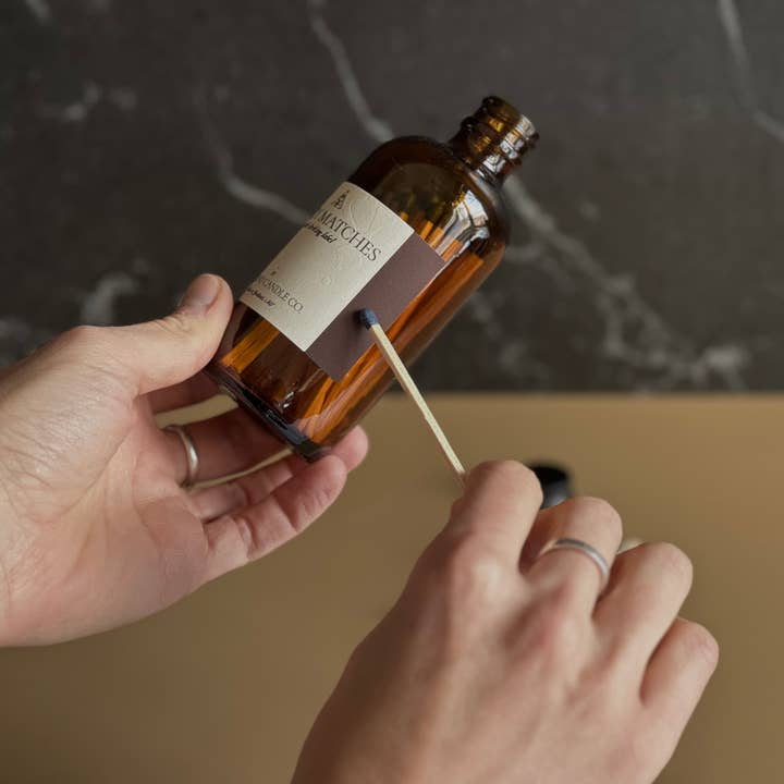 Bookend Candle Co. – Engroshandel Tændstikker – Sikkerhedstændstikker i glasbeholder