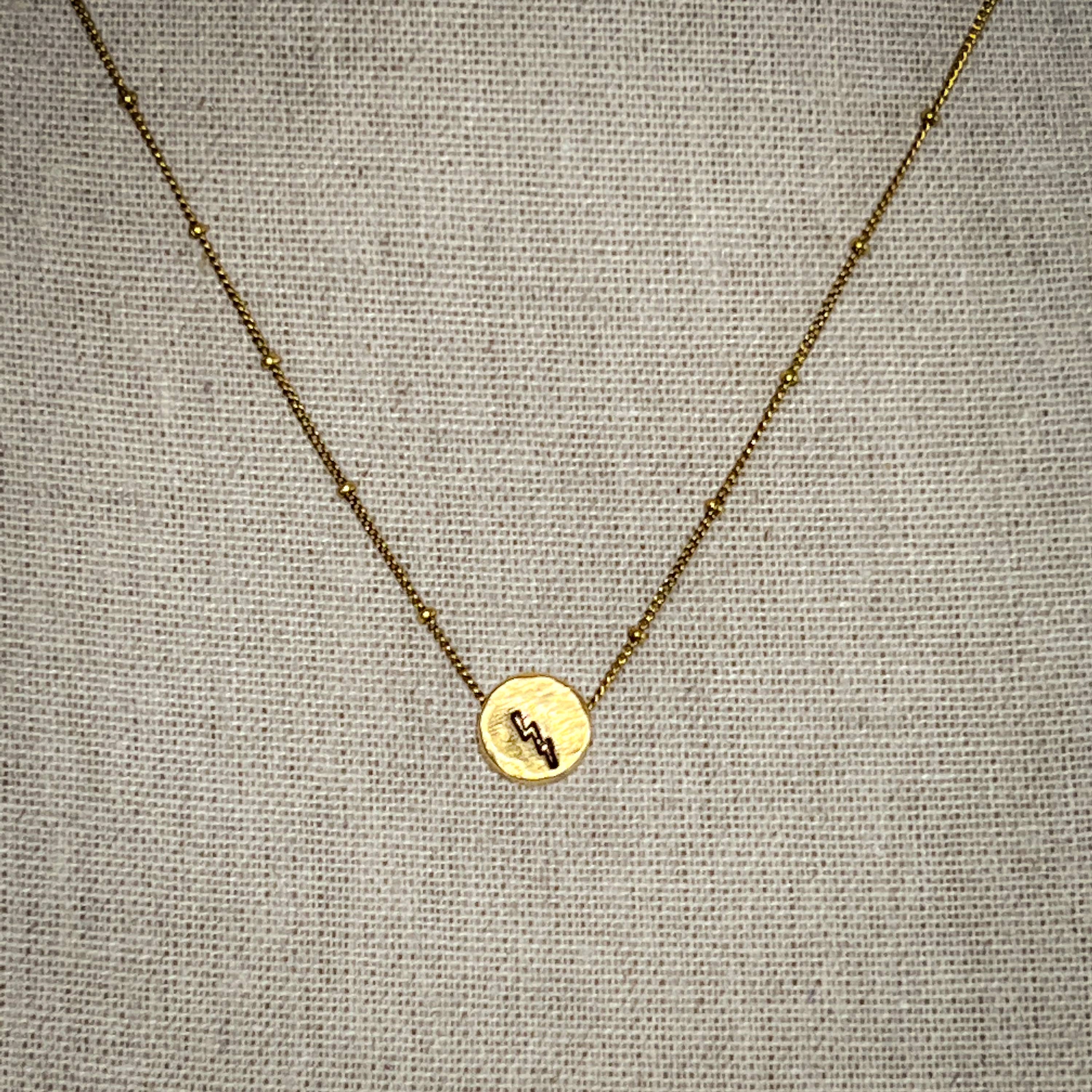 The Crowning Jewels - Vente Colliers à pendentif - Collier chaîne satellite or estampillé à la main0