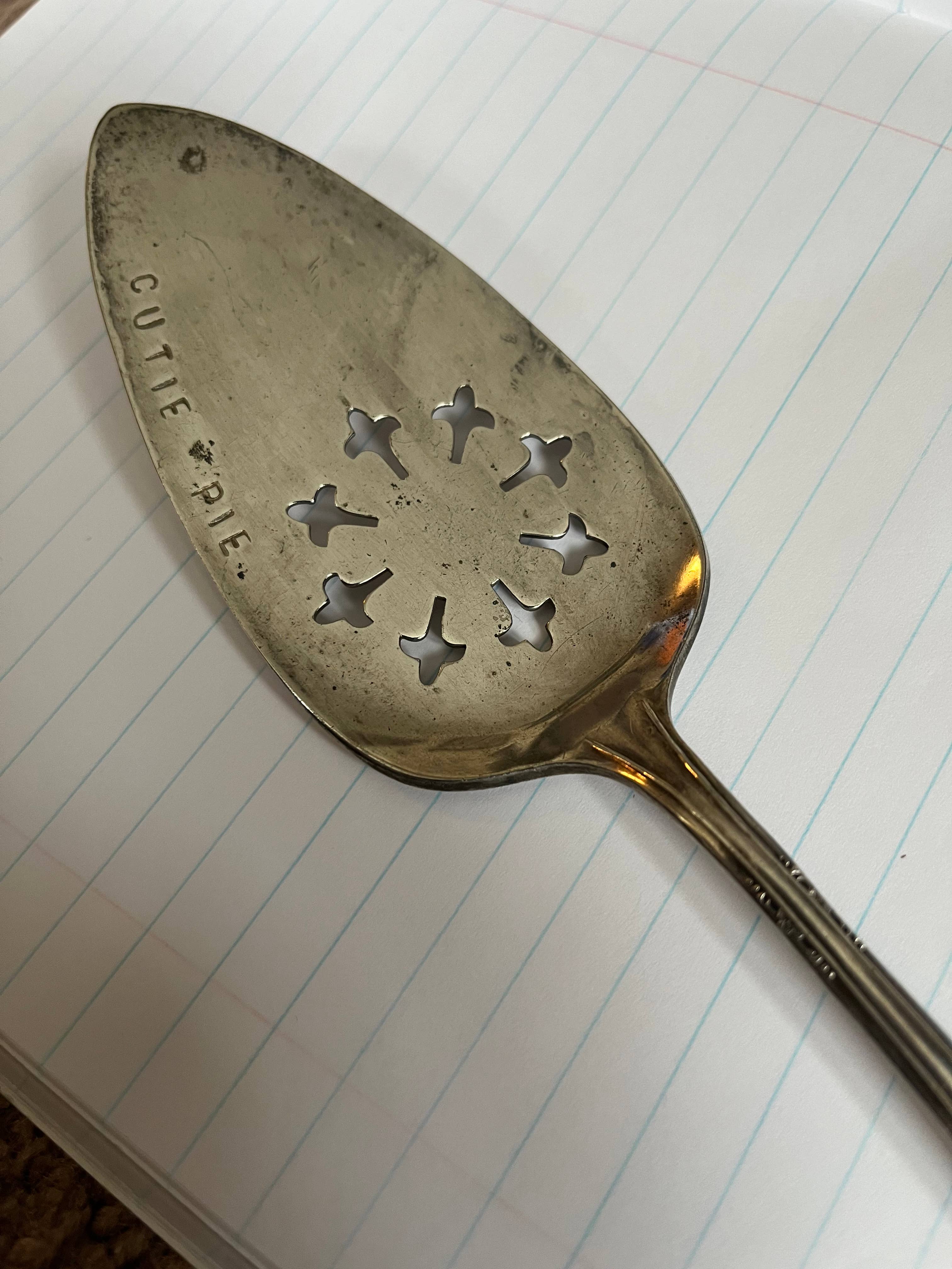 Cards by Design - Wholesale Serving Utensil - Cake/ Pie Server1