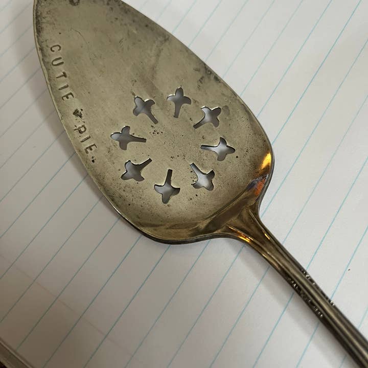 Cards by Design - Wholesale Serving Utensil - Cake/ Pie Server1