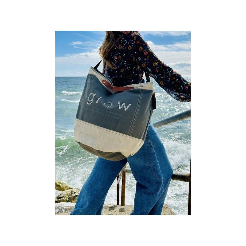 Casa Natura Design SL - Wholesale Beach Bag - Round Canvas Bag with Double Leather Handle and Zipper - PRESTON CHLOE4