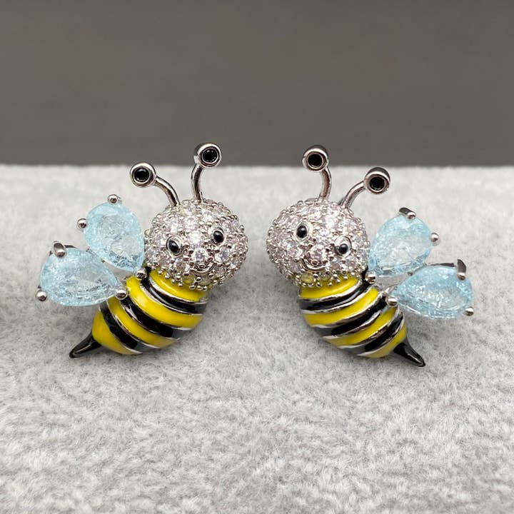 Mio Queena - Wholesale Stud/Post Earrings - Sparkling Zircon Enamel Mini Bees Ear Studs1