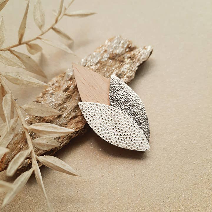 Bruidsbroche TULP ivoor voor wholesale door Ni une ni deux