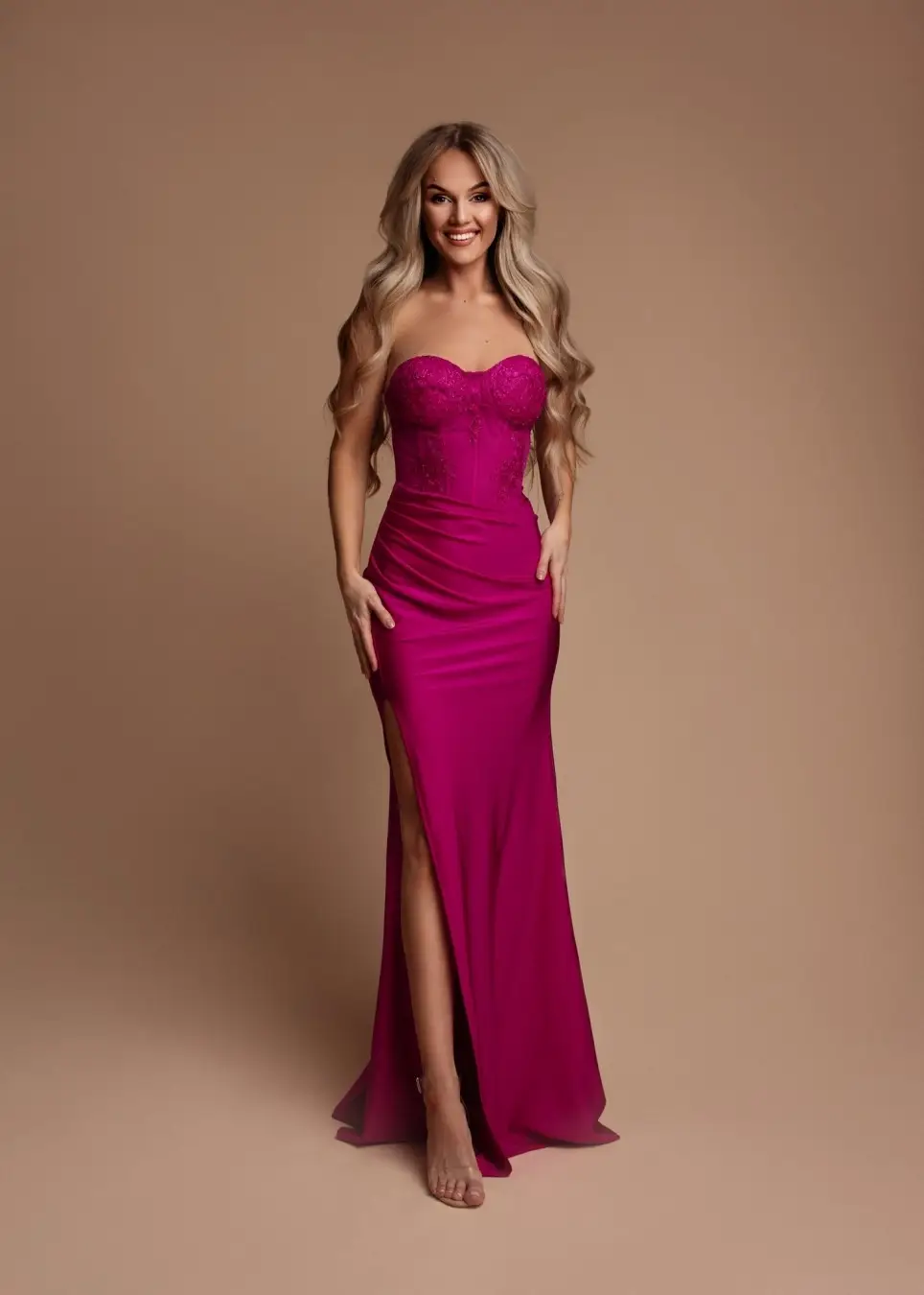 Eva & Lola - Epsilonn - Wholesale Gown - Women's - Elegant style long dress - HM24404