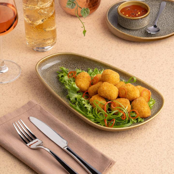 Piatto in porcellana Upala | Vassoio | 10,7" x 6,1" per la vendita all'ingrosso da parte di Ariane Fine Porcelain