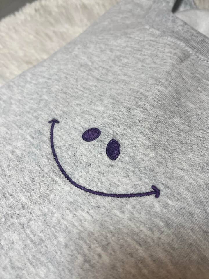 April's Sew Vinyl - Wholesale Graphic Sweatshirt - Women's - Smiley Face Sweatshirt3