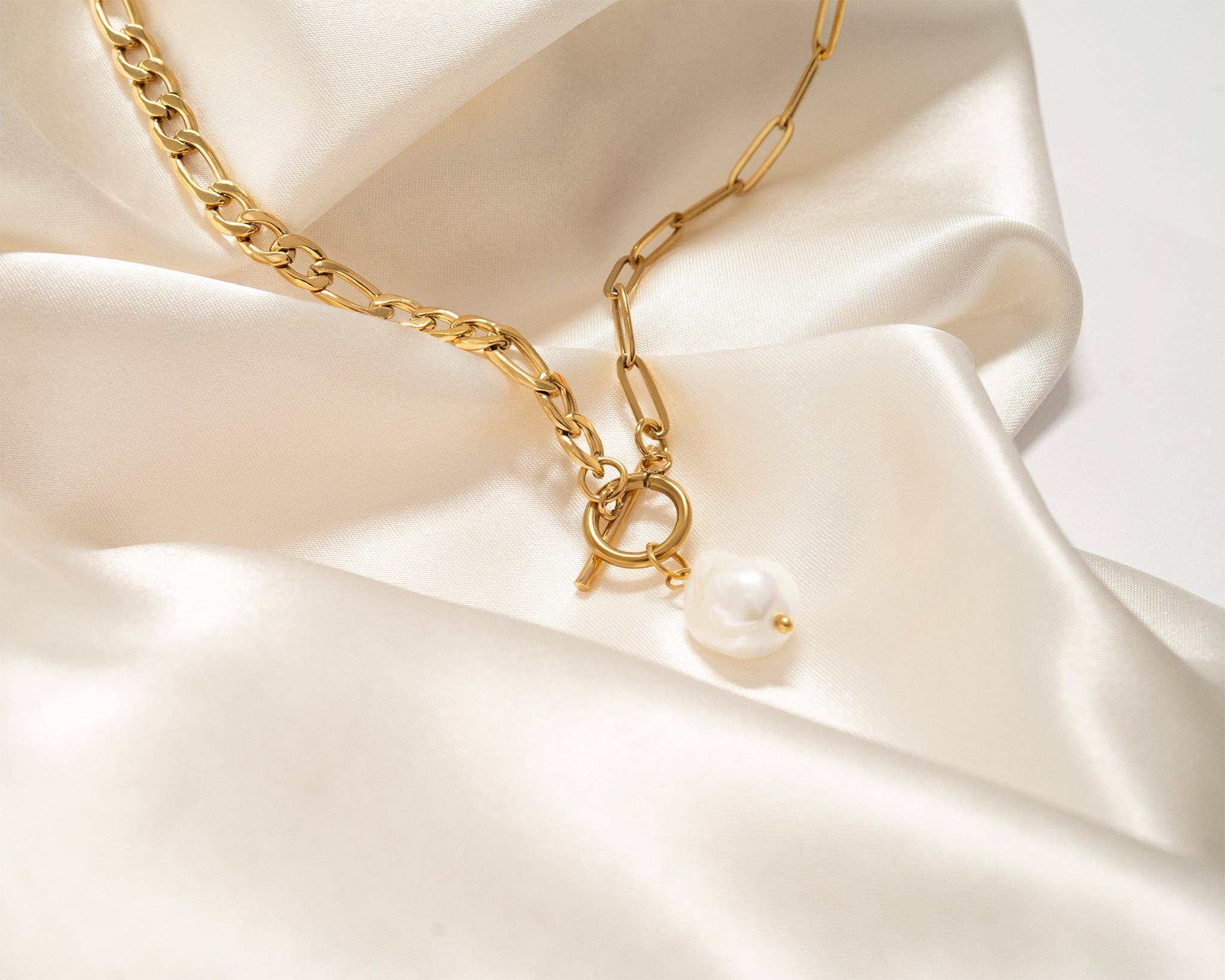 WJW - Wholesale Pendant/Charm Necklace - 18K Gold PVD Toggle Clasp Freshwater Pearl Charm Necklace3