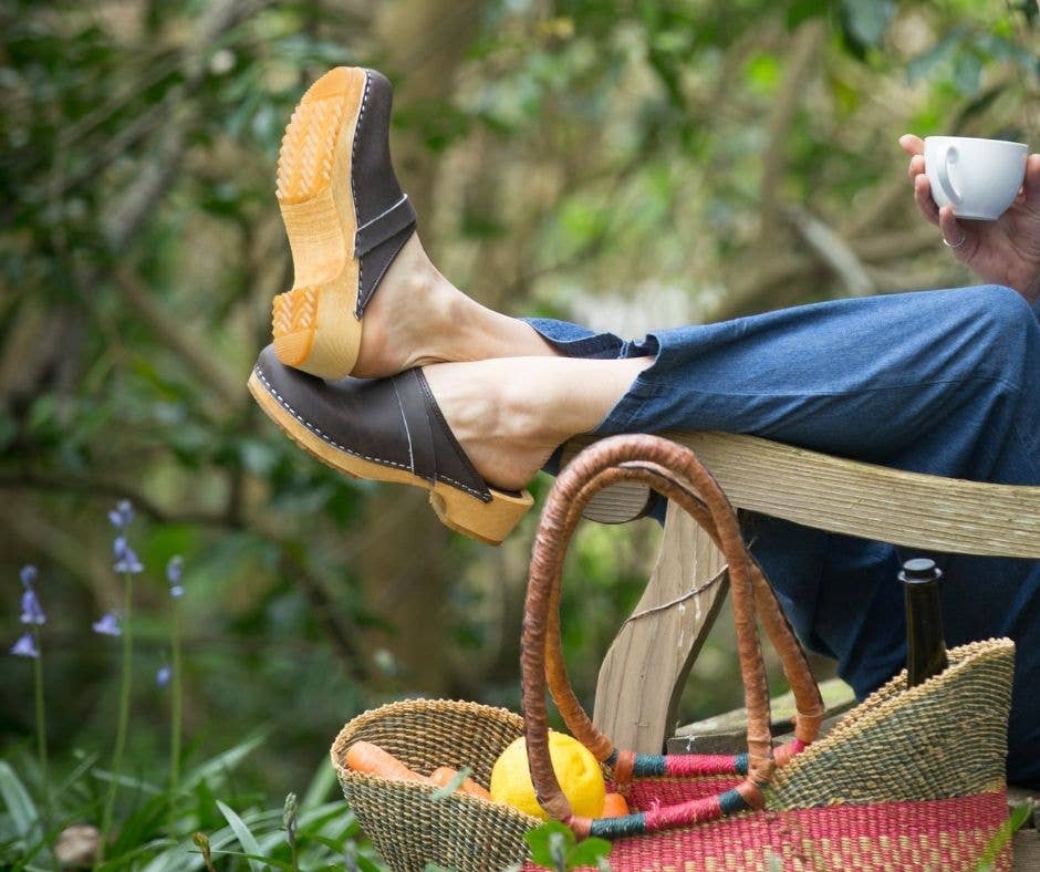 Love of Clogs – Großhandel Clogs – Damen – Greta Clogs | Schwedisches Clog-Design | Mattes Braun4