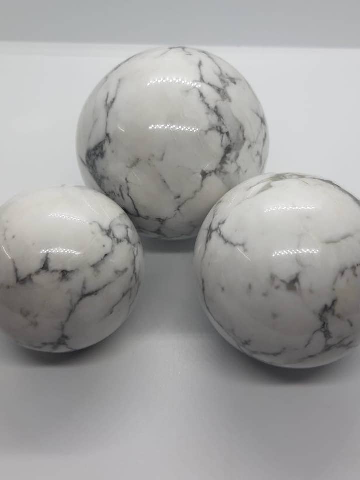 Howlite Gemstone/Crystal Sphere/Ball for wholesale by jiomind