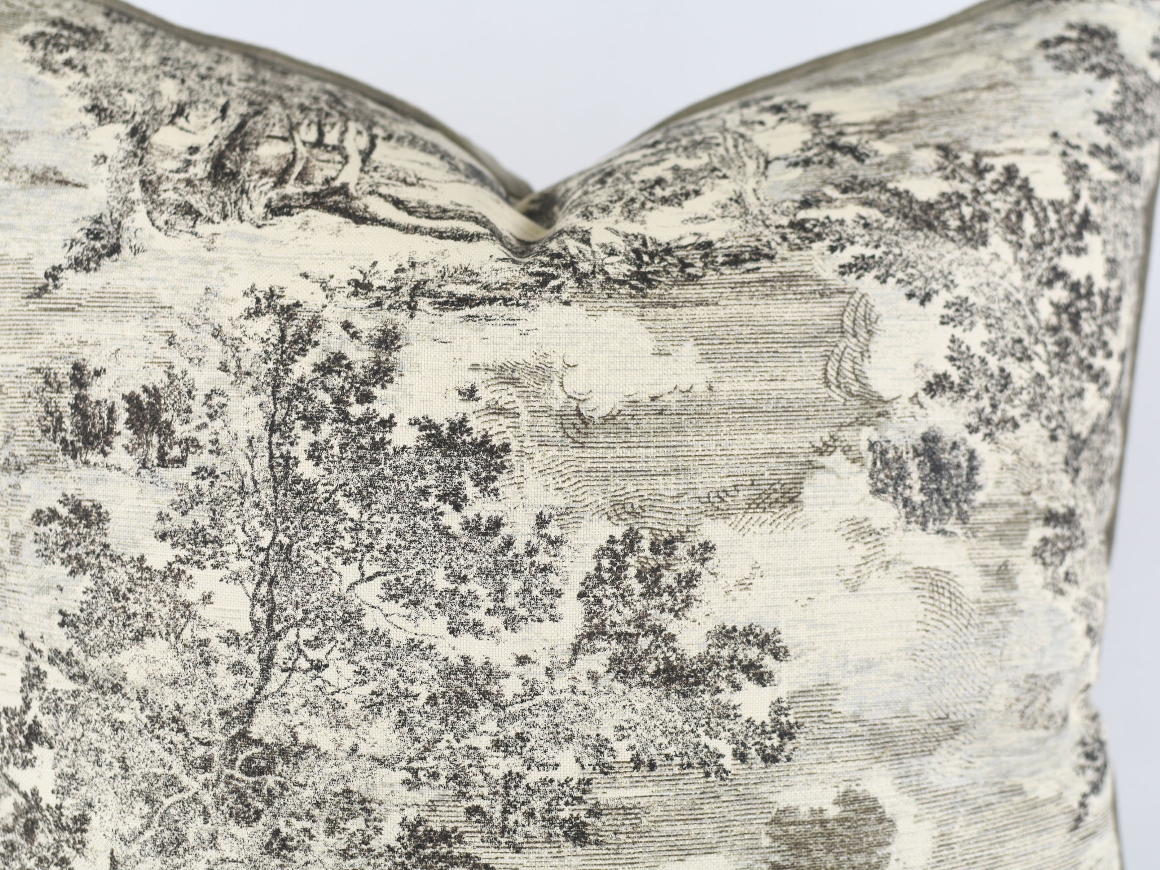 Xasmin Interiors LLC - Wholesale Throw Pillow Cover - Amaris Pillow3