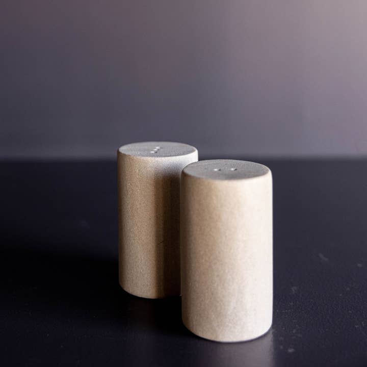 Luxe B Co - Wholesale Salt & pepper shaker set - Sandstone Salt & Pepper Shakers4