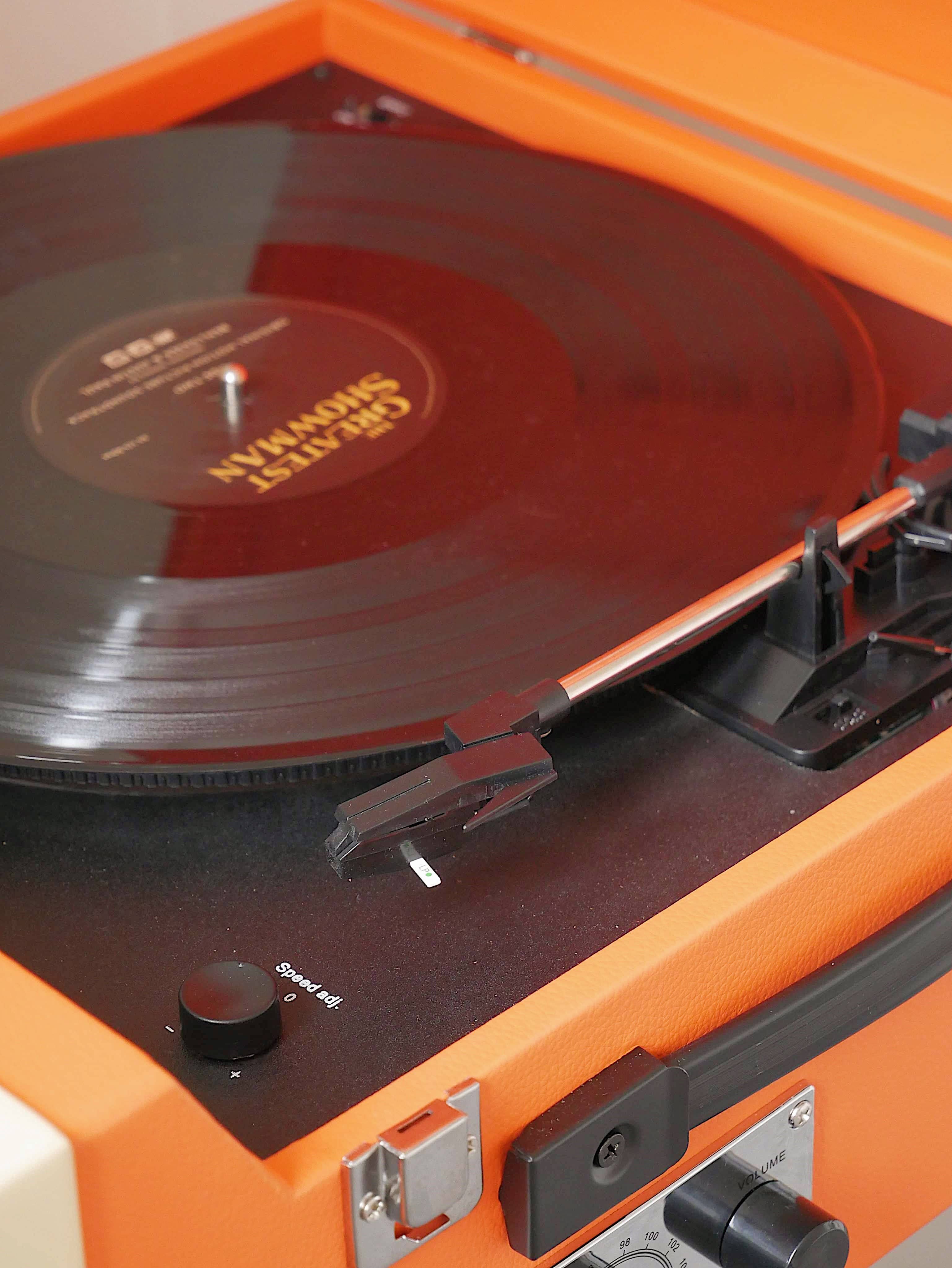 Steepletone UK Ltd - Wholesale Speakers - Retro Record Player on Legs - With Bluetooth and Radio6