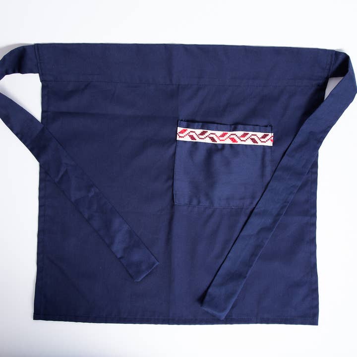 Grembiule da cucina ricamato a mano per la vendita all'ingrosso da parte di Sitti Social Enterprise