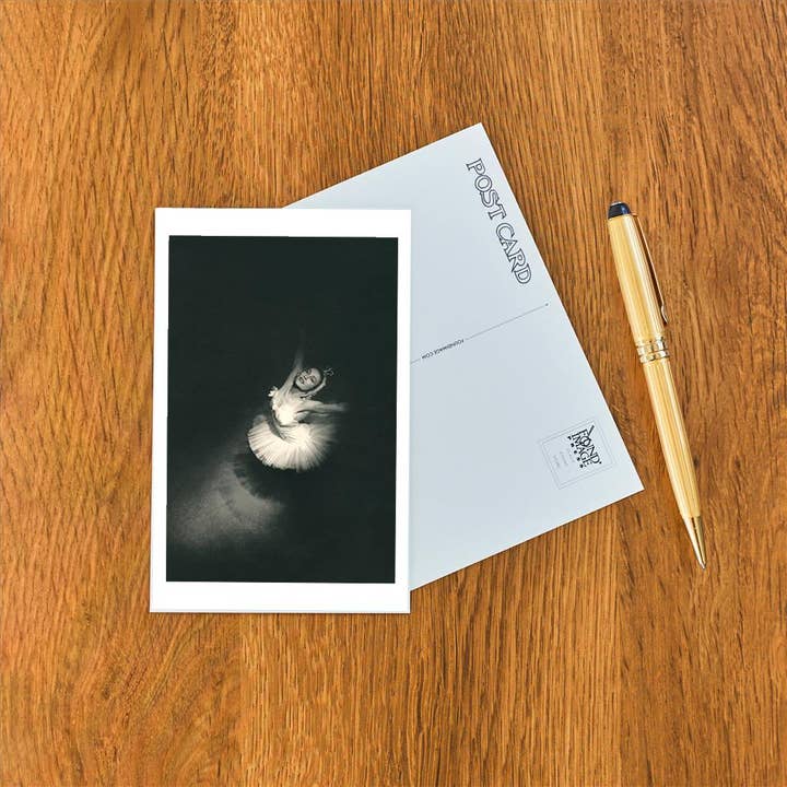 Found Image Press - Vendita all'ingrosso Cartoline - Cartolina AP-349 Ballerina dall'Alto1