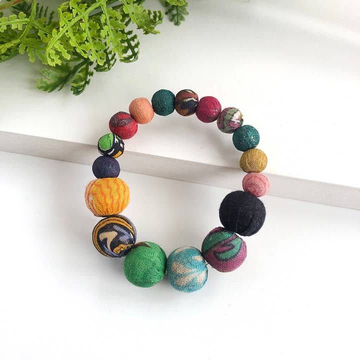 WorldFinds - Wholesale Beaded Bracelet - Kantha Contrary Bracelet