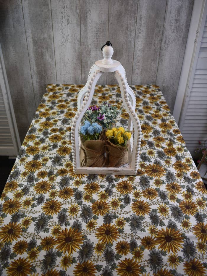 Sunflower Table Cloth 54x54in for wholesale by Wholesale Home Decor