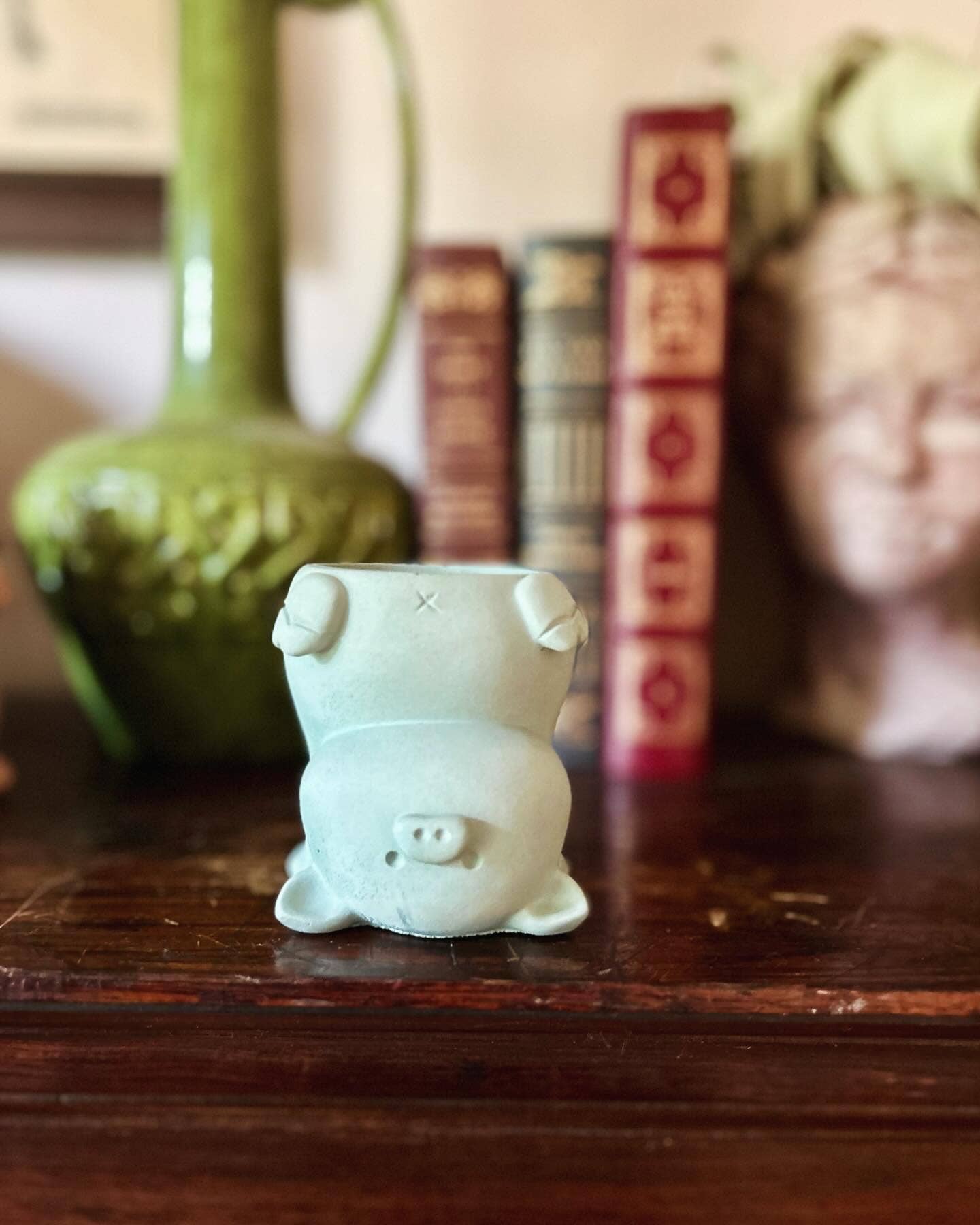 Queen City Crete - Wholesale Plant pot - Concrete Pig Planter6