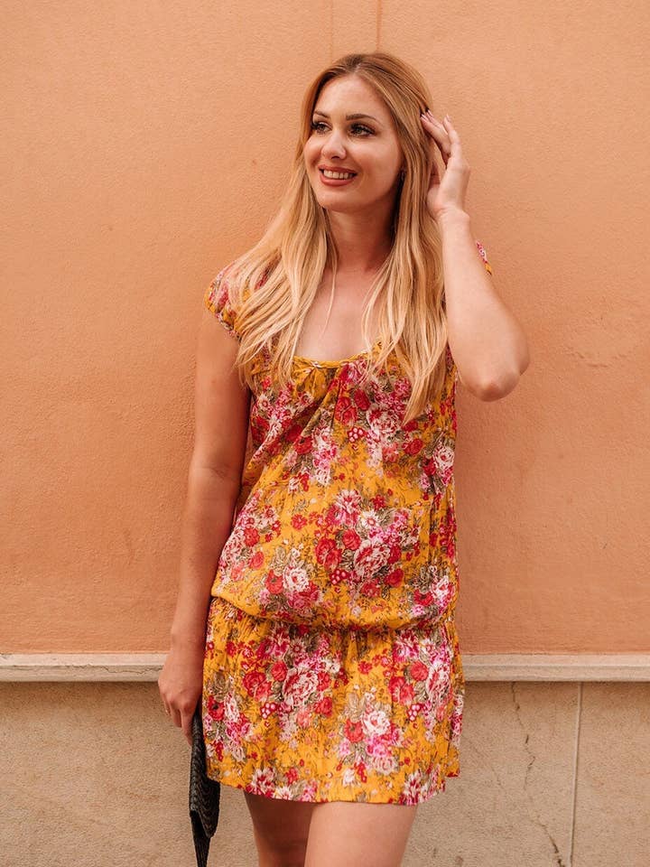 Allegro floreale in cotone giallo, abito corto, abito estivo, abito boho, abito corto, abito da spiaggia, abito carino, abito a tunica, abito da vacanza per la vendita all'ingrosso da parte di Miss Kitsch