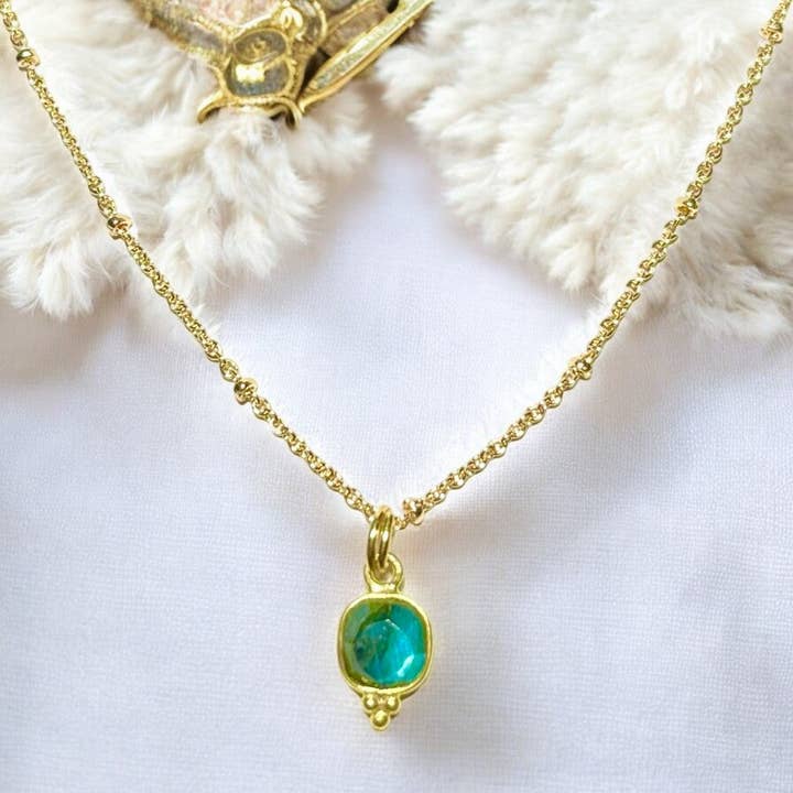 "TAYLOR" pendant in fine gold with Labradorite stone for wholesale by TOURMALYN