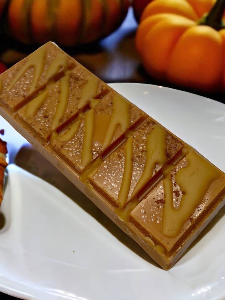 Caramel Pumpkin Swirl Snap Bar. Strongly Scented Soy Wax. for wholesale by Wax and Wix Bakery®
