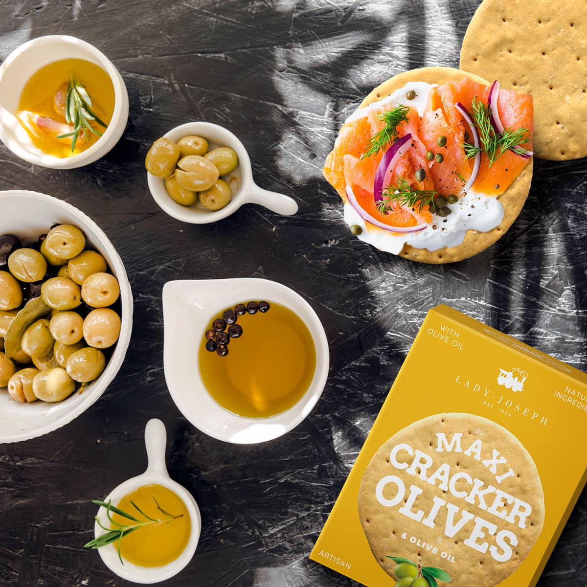 Lady Joseph - Wholesale Crackers - Maxi Cracker with green olives & Olive Oil olive cracker6