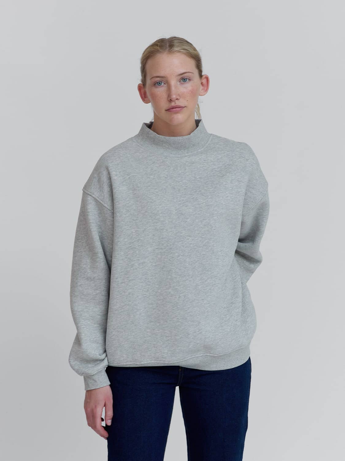 ONE DNA - Wholesale Sweatshirt - Women's - Premium Heavyweight Mock Neck Sweatshirt - Jersey Fleece in Heather Gray1