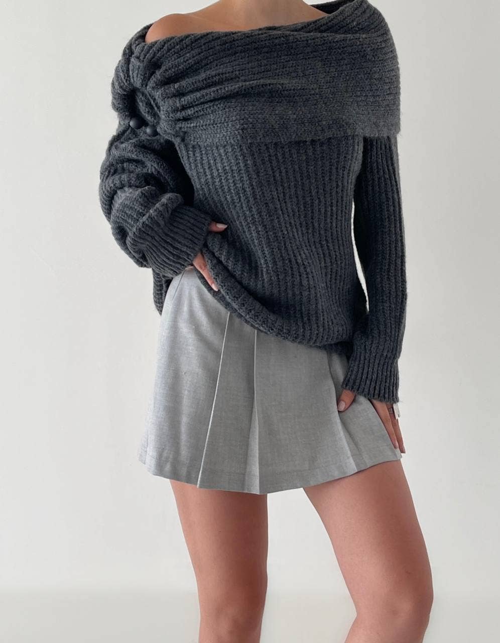 Anaz – Engroshandel Pullover - Dame – Sweater med draperet off-shoulder-design2