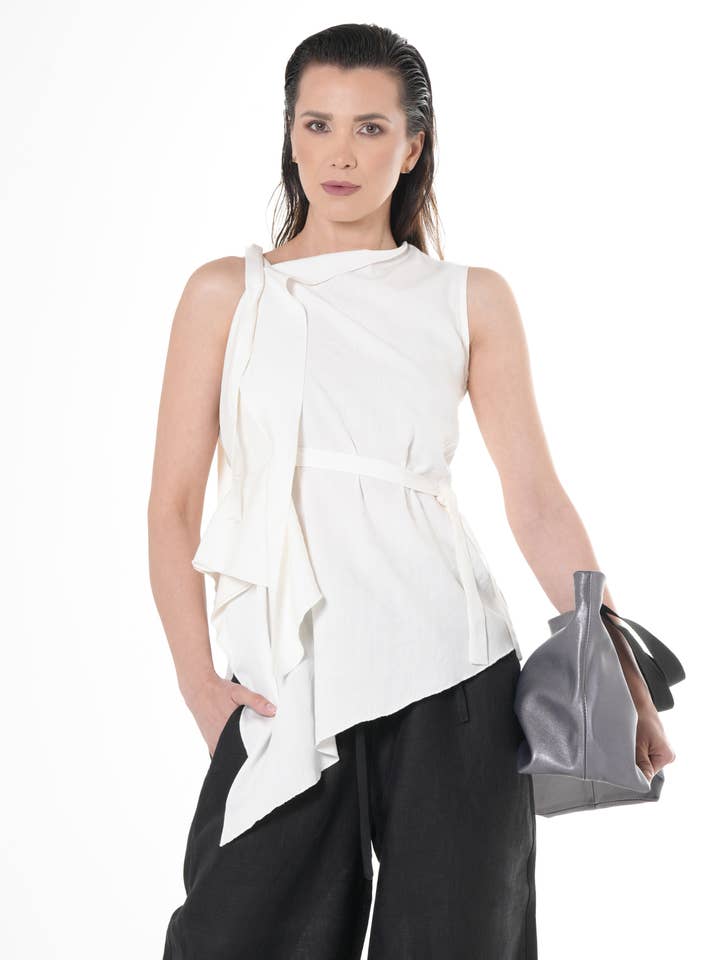 Top Assimétrico Sem Mangas em Marfim por atacado de Metamorphoza