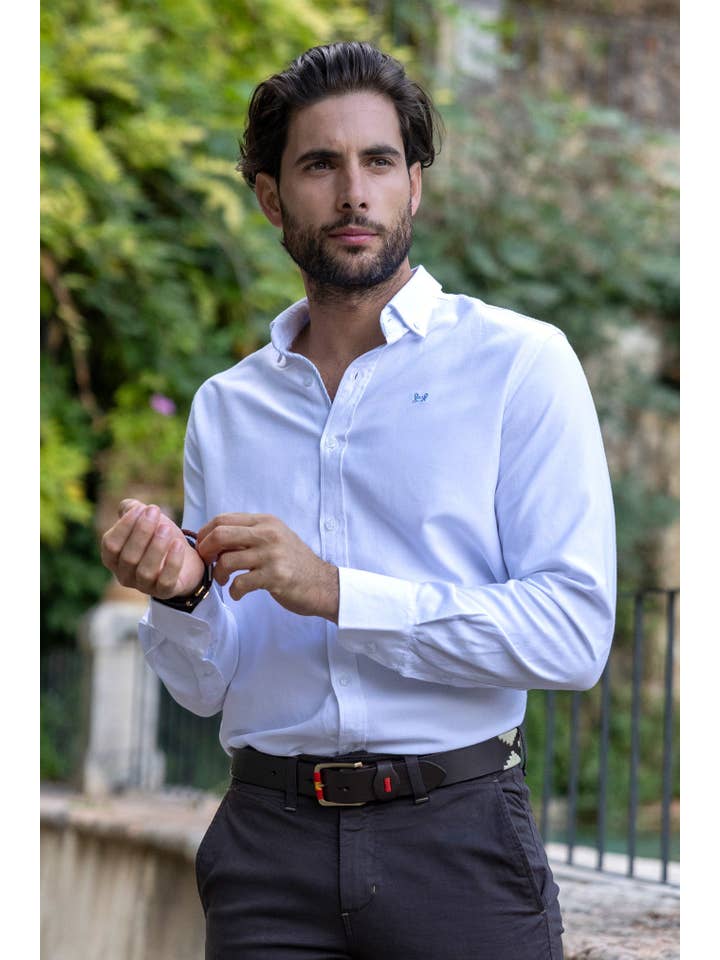 Custi Mikelo: Made in Spain – Engroshandel Skjorte med buttondown – Mænd – Hvid Oxford Ensfarvet Skjorte | Runda1