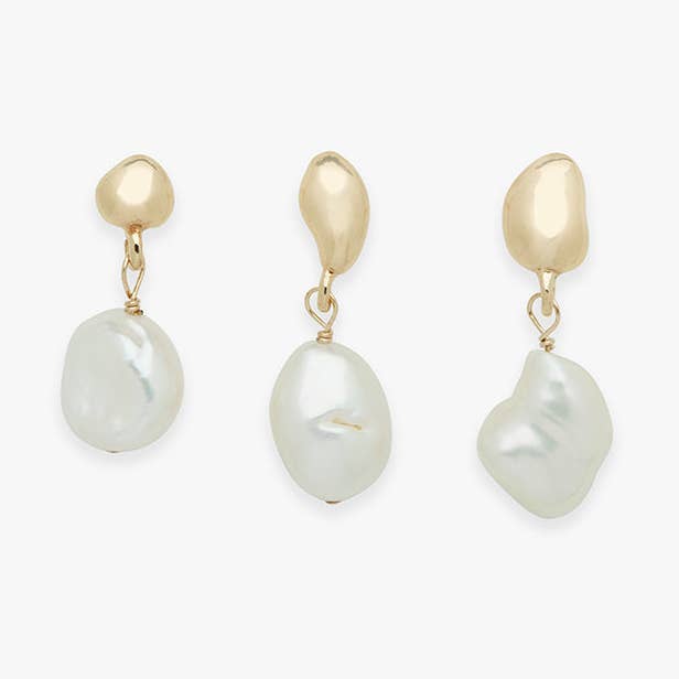 Blob-Ohrringe mit Perlen, vergoldet für den Großhandel von Koi Atelier