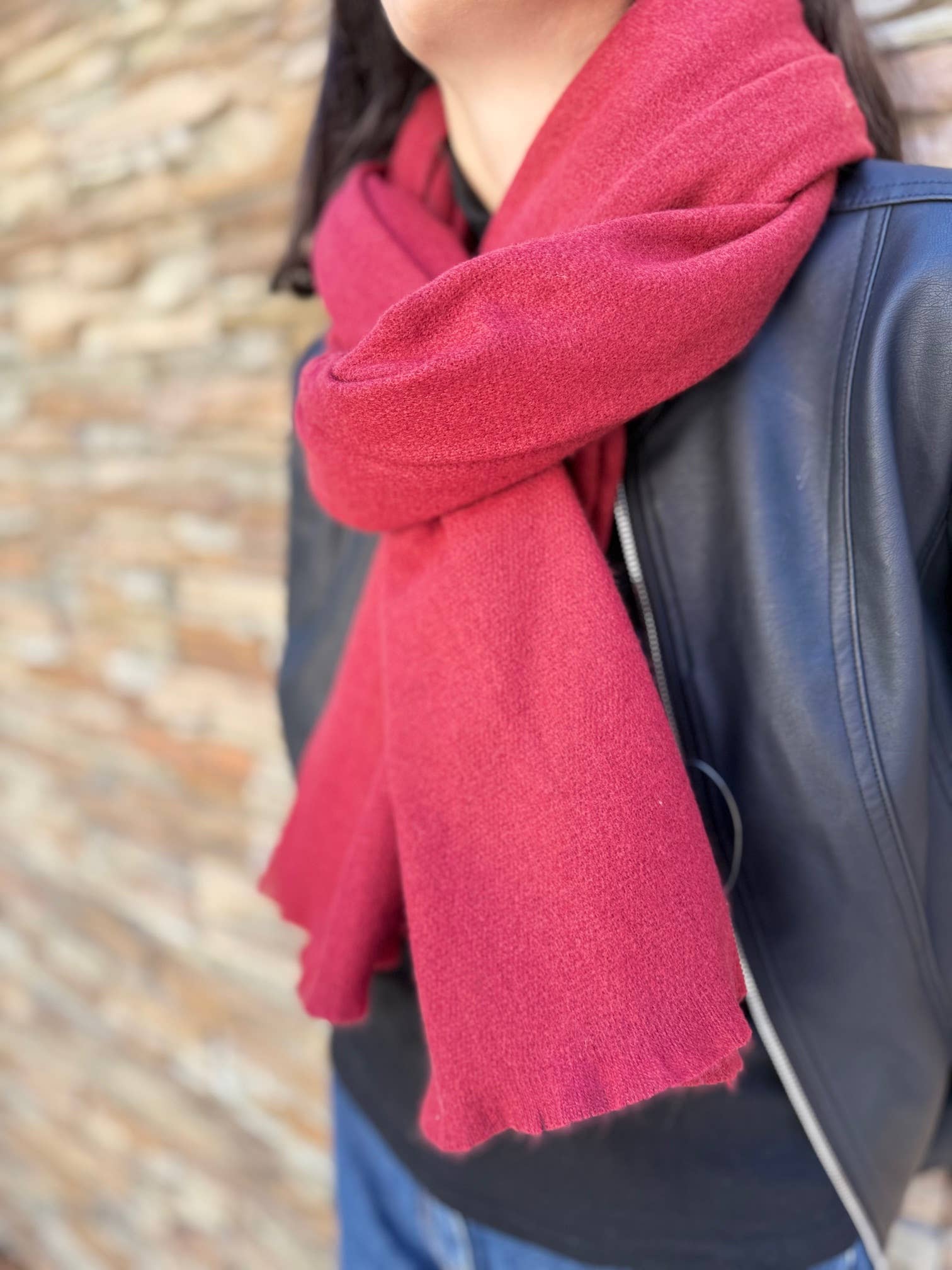 Maison Unik Accessoires - Wholesale Scarf - Unisex - Unisex cashmere-touch scarf – Softness and elegance1