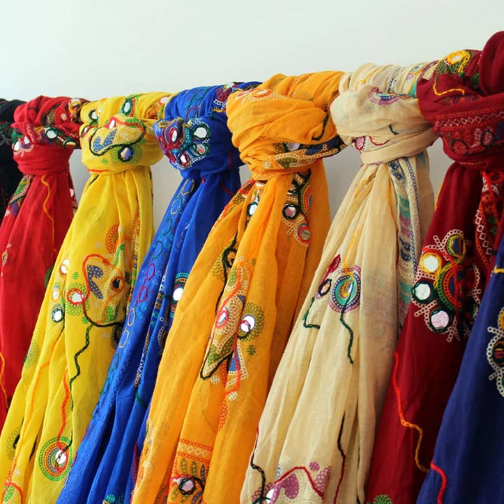 GYPSY STUDIO - Wholesale Scarf - Women's - 5 Piece Multi Colorful Embroidery Phulkari Stole Dupatta1