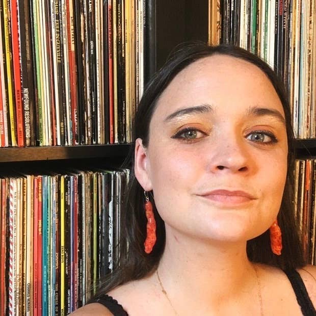 Glitterlimes - Wholesale Hangende/ronde oorbellen - Hot Cheeto Oorbellen - Snack sieraden3