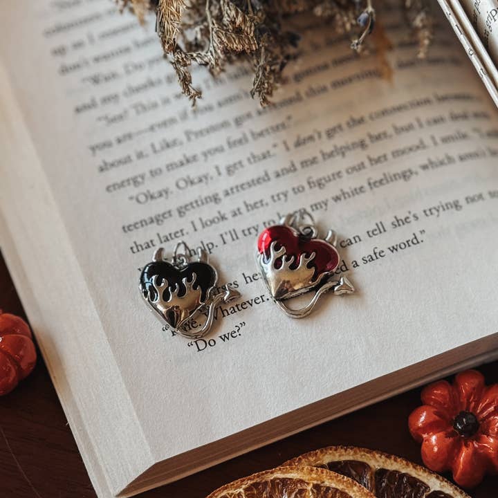 Shadowbound Spines LLC - Wholesale Individual charm/pendant - Devil Heart Kindle Charm Dust Plug