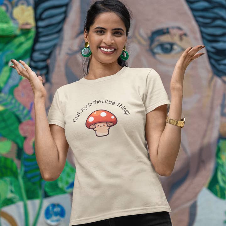 Camiseta "Encuentra la Alegría en las Pequeñas Cosas", Camiseta Gráfica de Setas Bonitas, Camiseta de Naturaleza Cottagecore, Regalo Inspirador, Camiseta Unisex de Estilo Suave para venta al por mayor de Happythings76