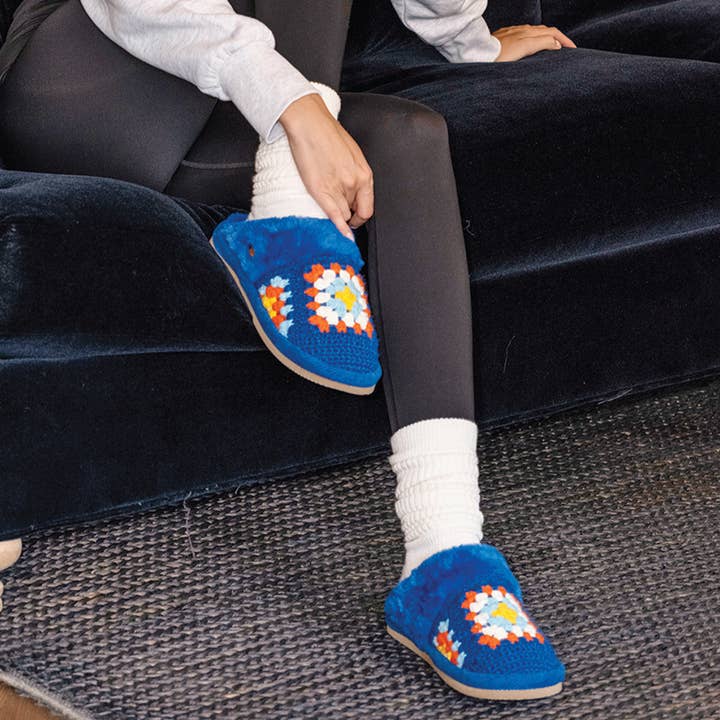 Fashion City - Wholesale Slippers - Women's - Handmade Crochet w Faux Fur Home Slippers1