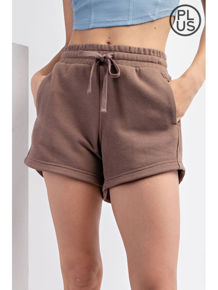 BASIC-SHORTS AUS FRENCH TERRY IN ÜBERGRÖSSE für den Großhandel von Rae Mode