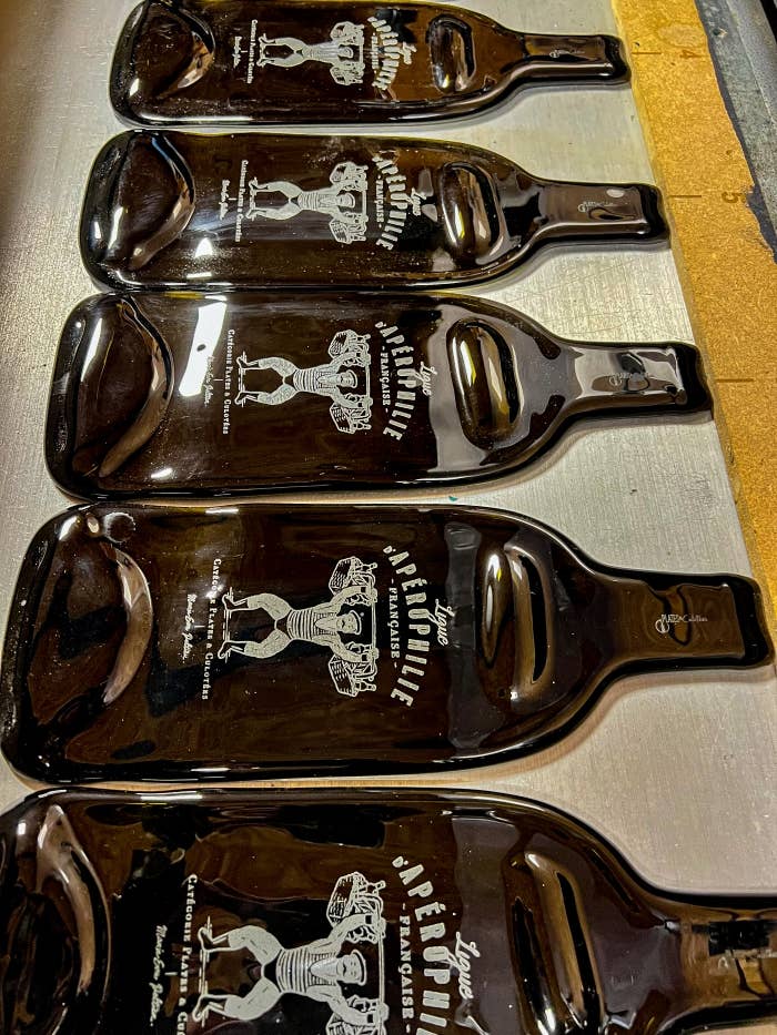 PLATES & Culotées - Wholesale Decorative Plate/Dish/Bowl - THE ILLUSTRATED DISHES Aperophilia - brown7