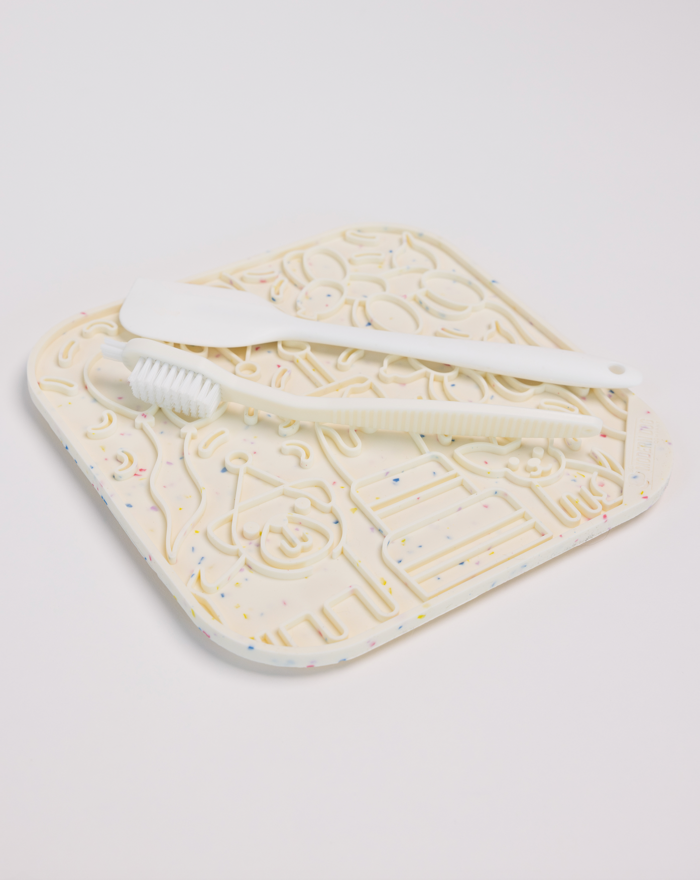 The Modern Dog Company - Wholesale Pet Food Mat - Dog - It's a Birthday Pawty Lick Mat1