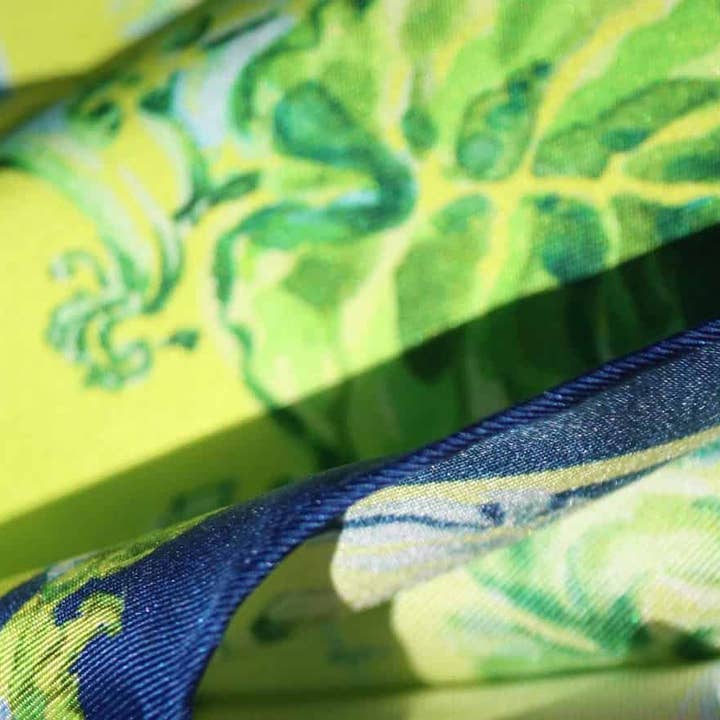 Electric Chartreuse Elephant Walk - Chinoiserie in the Jungle sjaal van 100% zijde van keperstof voor wholesale door Grey Hall Design