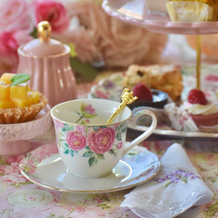 Tasse et soucoupe Papillons et fleurs roses délicates pour la vente par All Little Cute Things