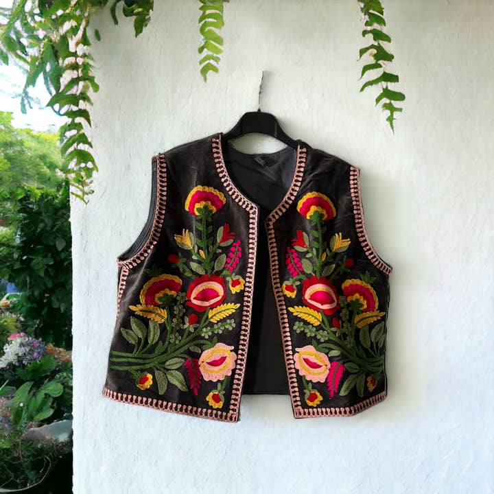 Kinomy - Wholesale Outerwear Vest - Women's - Embroidered velvet vest, boho vest, women's short vest4