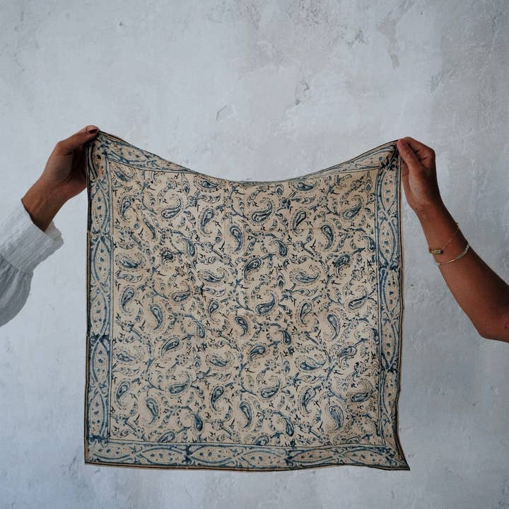 White Lotus Fashions - Vendita all'ingrosso Bandana - Donna - Bandana in Cotone Kalamkari - Paisley Blu (KK1412)6