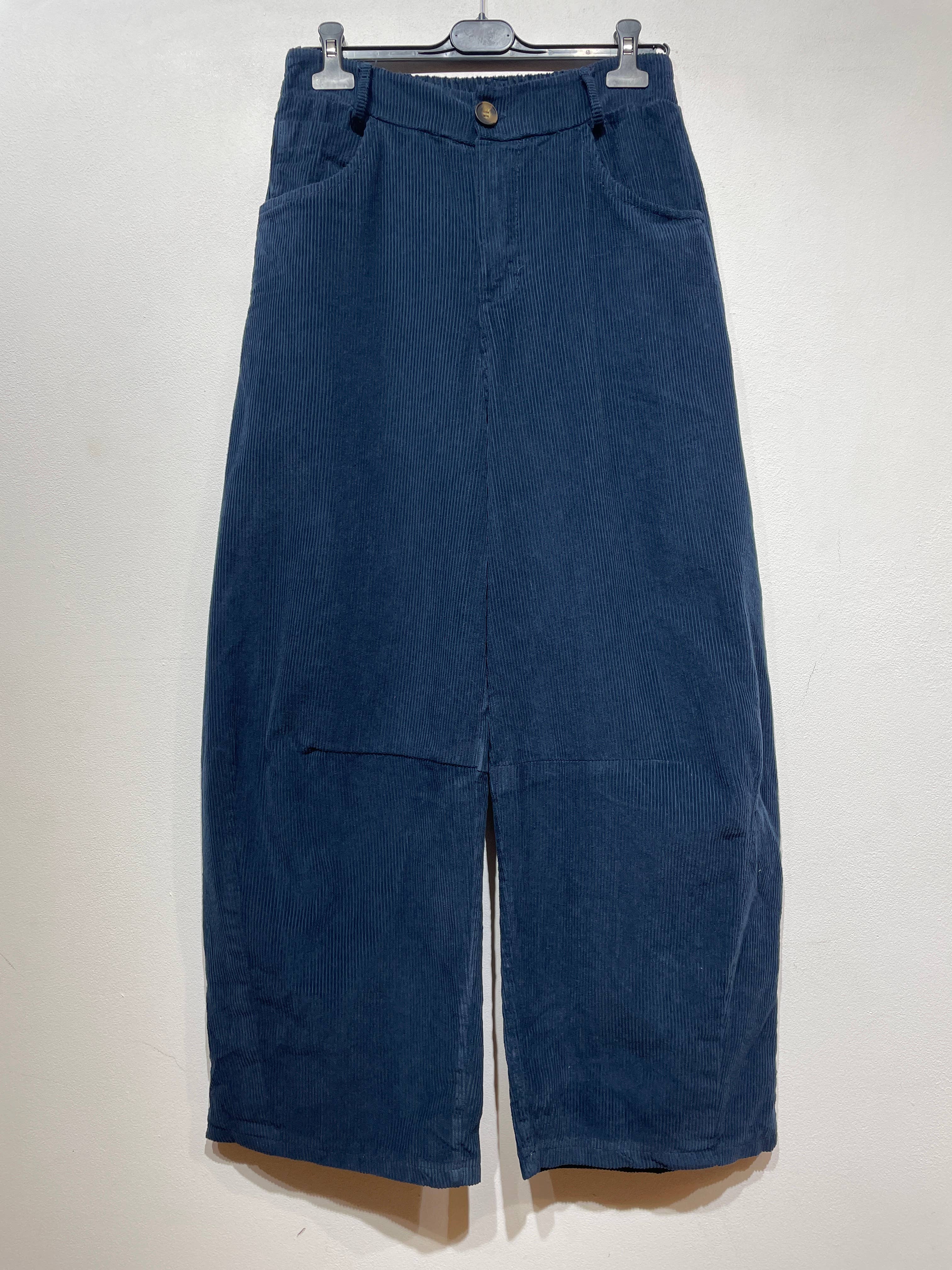 LINEN & COTTON HOUSE - Wholesale Pants - Women's - 77503 VELVET TROUSERS WITH POCKETS, IN COTTON2