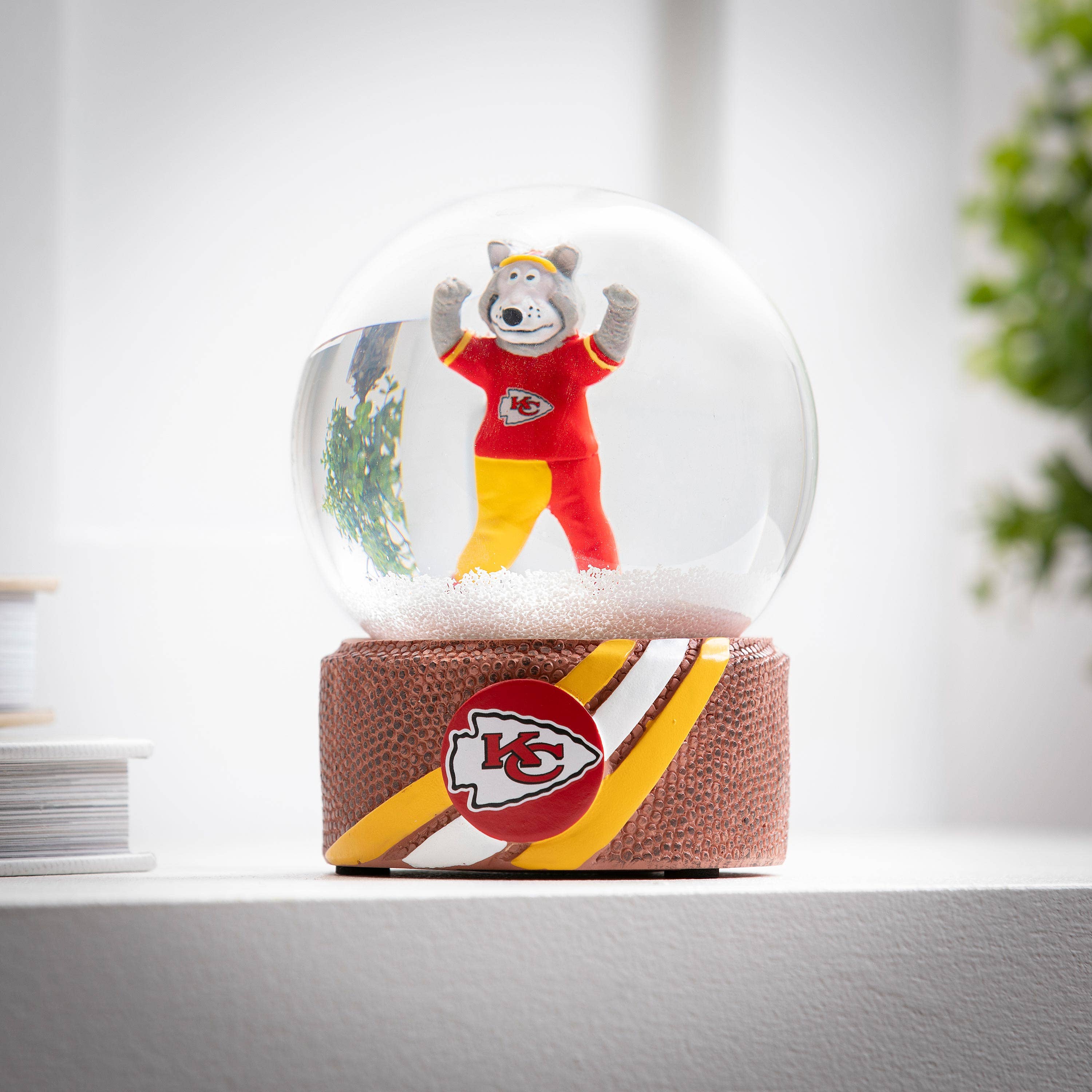 Evergreen Enterprises - Wholesale Snow Globe - Water Globe, Kansas City Chiefs0