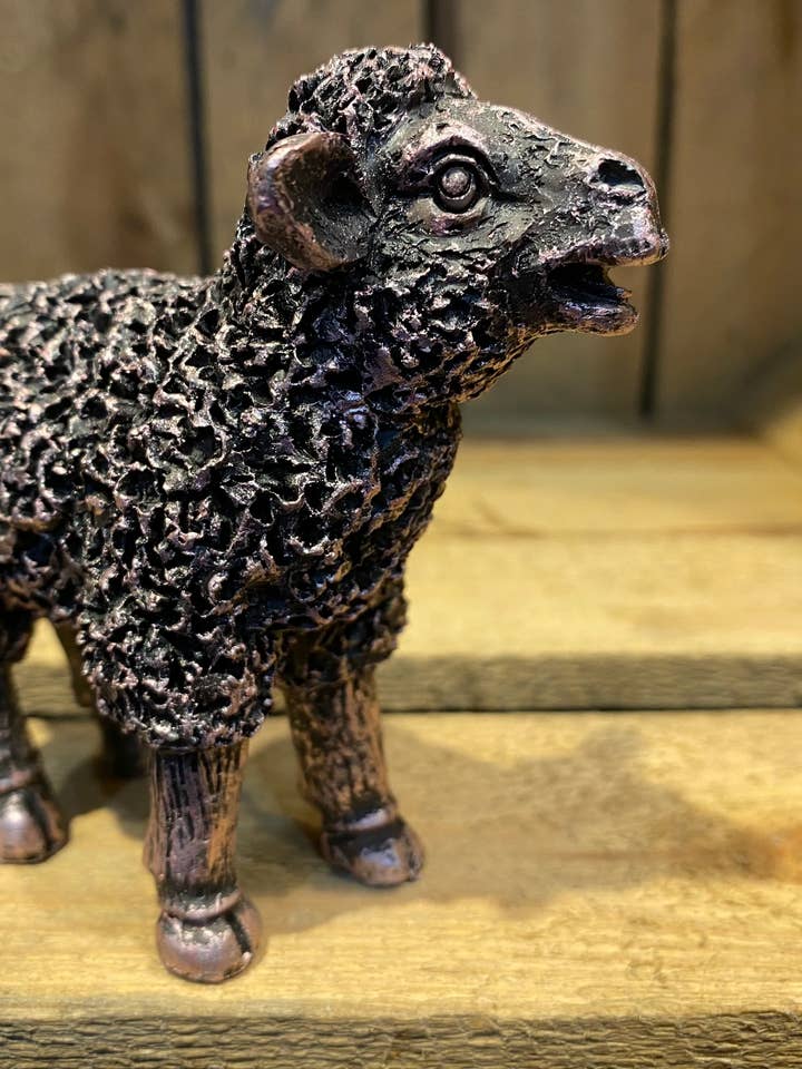 Miniaturschaf Bronze Hoch für den Großhandel von ABitQuackers