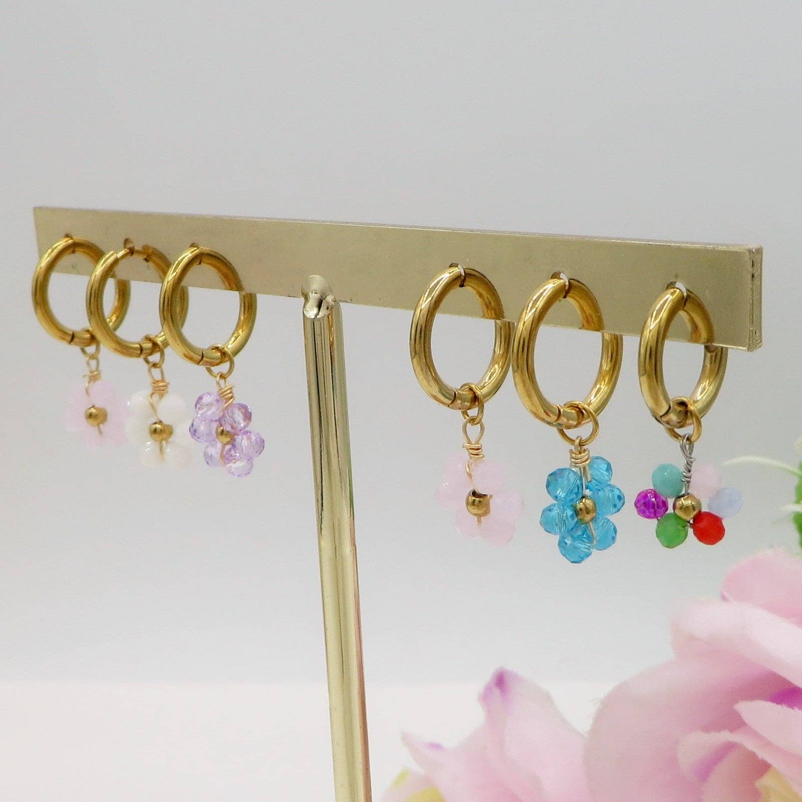 Daemon srls - Wholesale Dangle Earrings - DAISY ~ ACCIAIO INOSSIDABILE Orecchini mini hoops con fiori e cristalli12